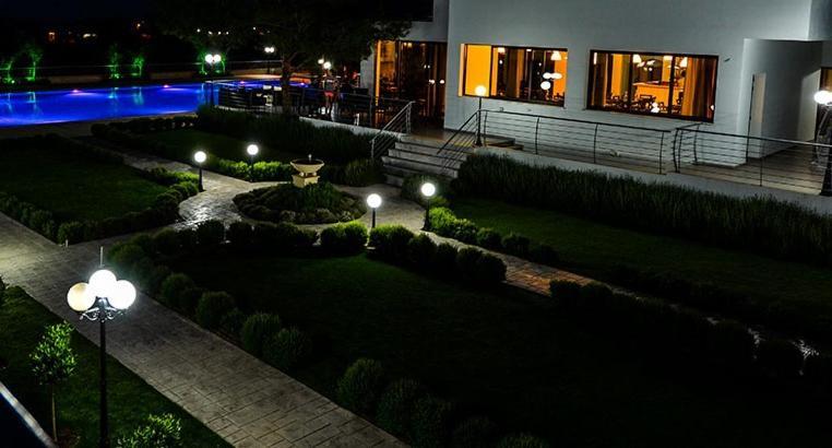Aparthotel Cosmopolis Multi-Venue Larnaka Exterior foto
