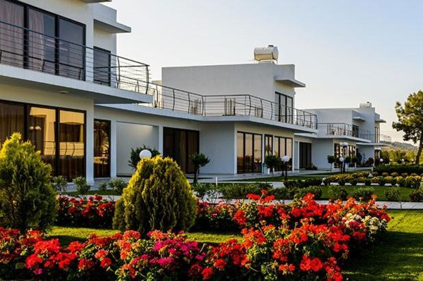 Aparthotel Cosmopolis Multi-Venue Larnaka Exterior foto