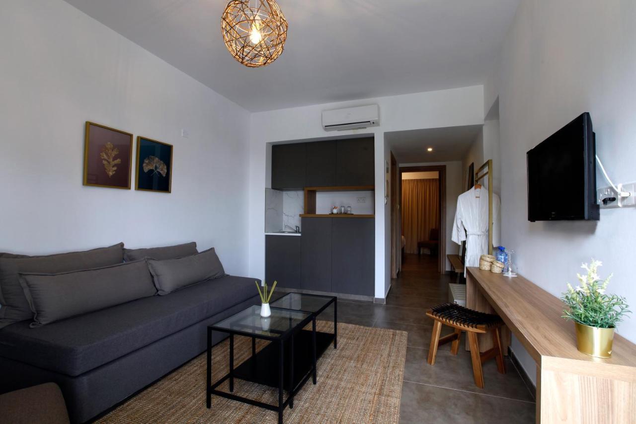Aparthotel Cosmopolis Multi-Venue Larnaka Exterior foto
