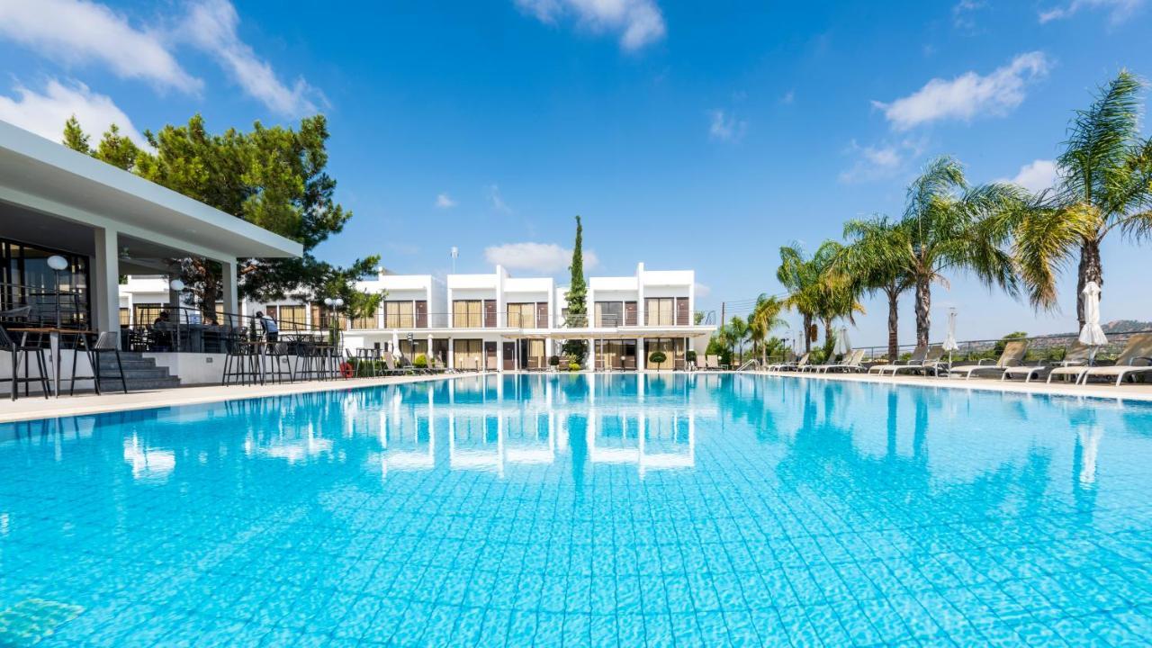 Aparthotel Cosmopolis Multi-Venue Larnaka Exterior foto