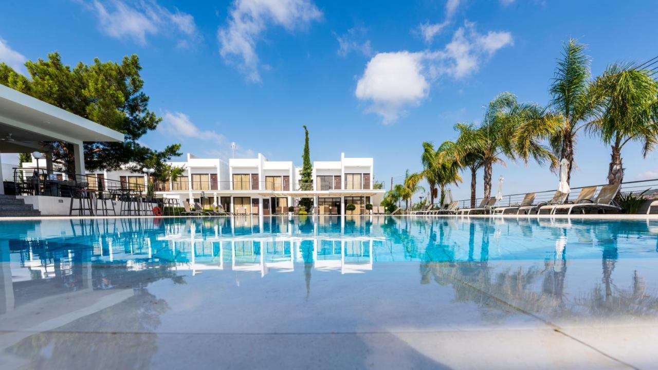 Aparthotel Cosmopolis Multi-Venue Larnaka Exterior foto